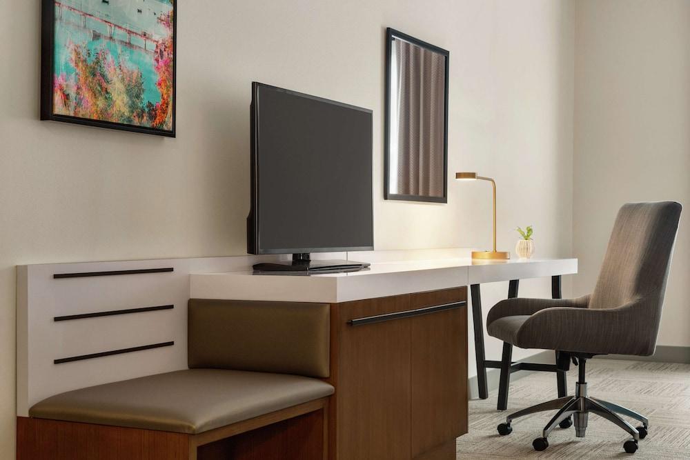 Hilton Garden Inn Seattle Airport Ситак Экстерьер фото