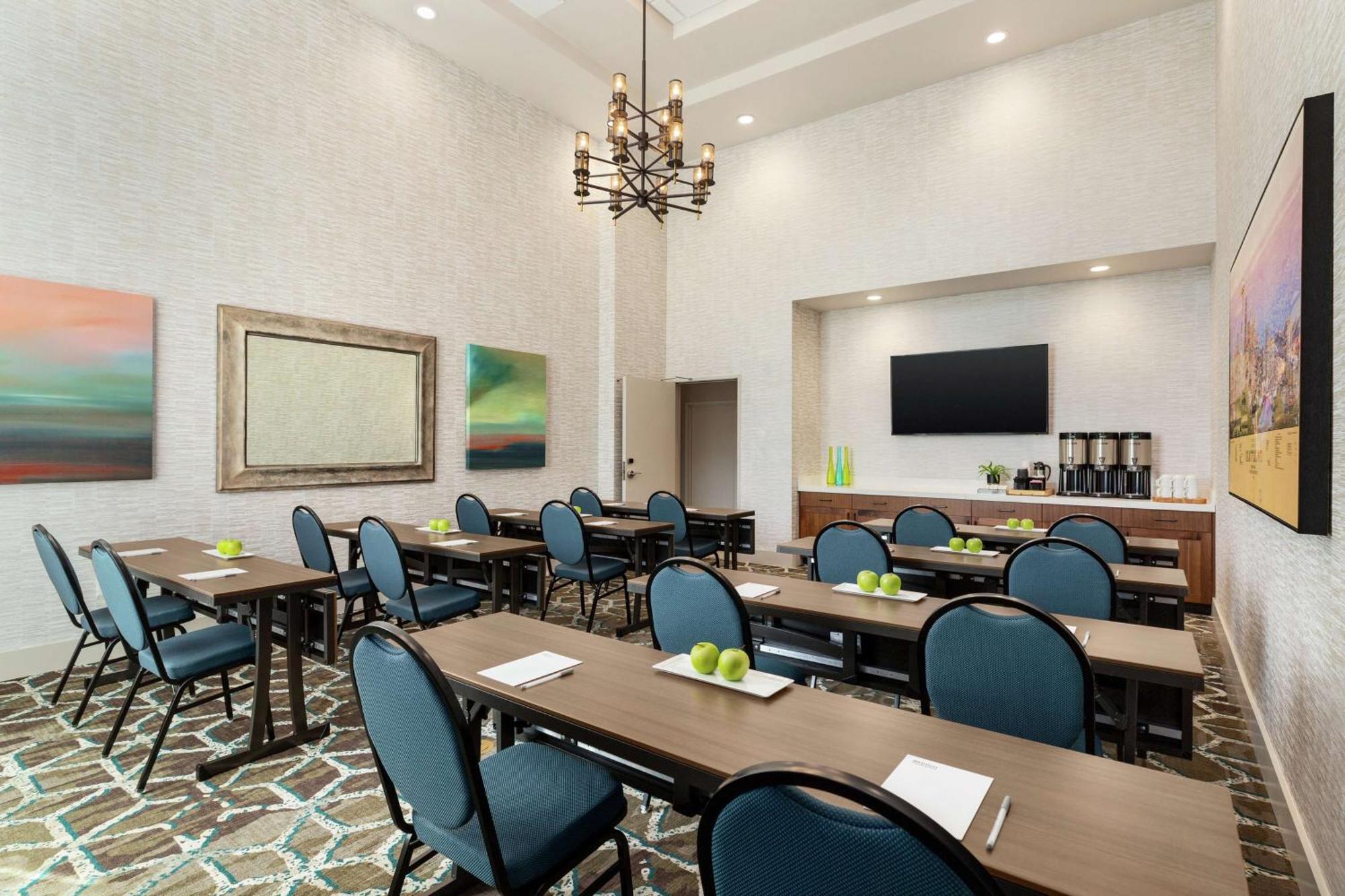 Hilton Garden Inn Seattle Airport Ситак Экстерьер фото